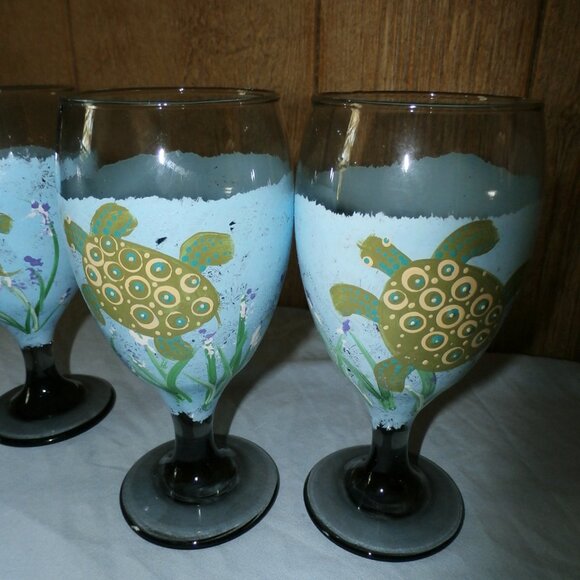 Set of  4  Hand Painted Water Goblet Drinking Glasses  with  Sea Turtles Design - Picture 9 of 13
